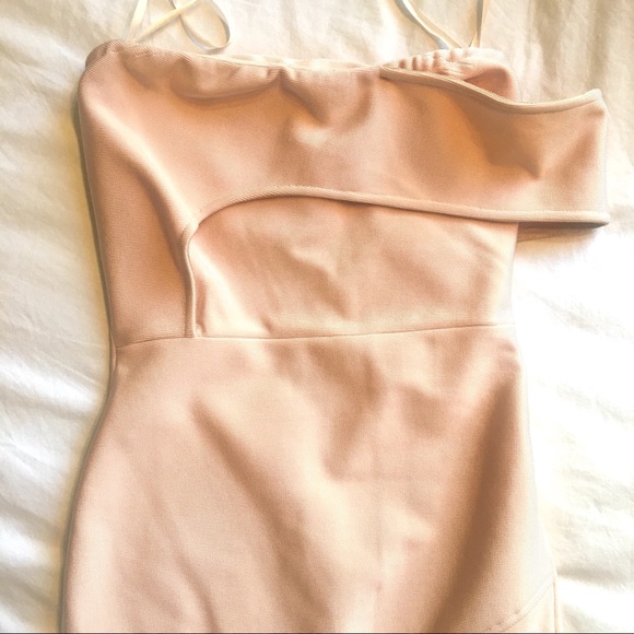 BLUSH PINK MIDI BANDAGE DRESS - Picture 3 of 5